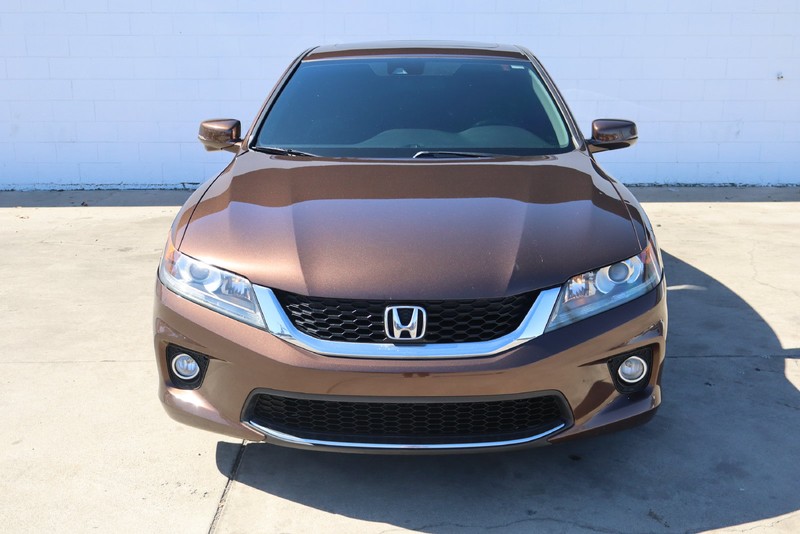 Honda Accord Coupe Vehicle Full-screen Gallery Image 02