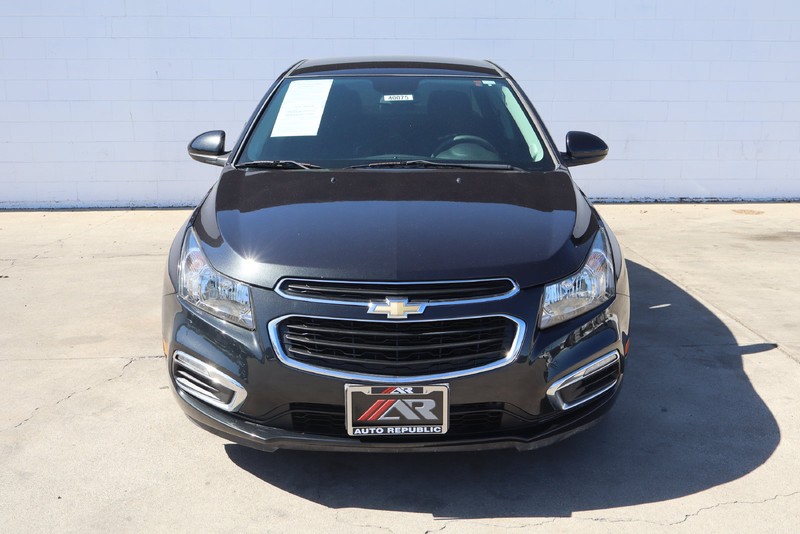 Chevrolet Cruze Limited Vehicle Full-screen Gallery Image 02