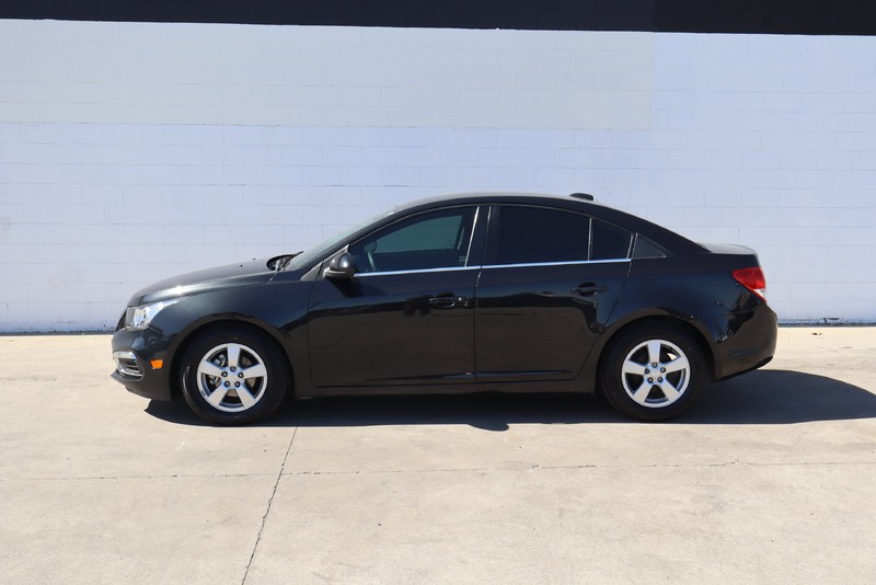 Chevrolet Cruze Limited Vehicle Full-screen Gallery Image 10
