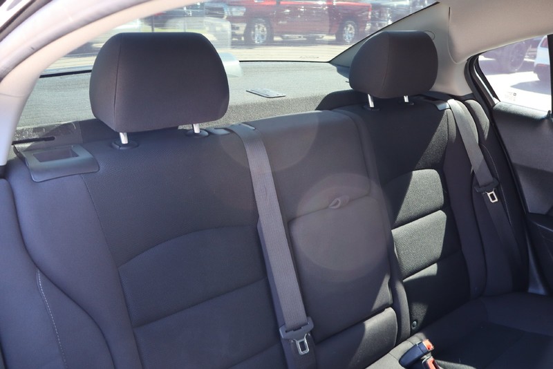 Chevrolet Cruze Limited Vehicle Full-screen Gallery Image 20