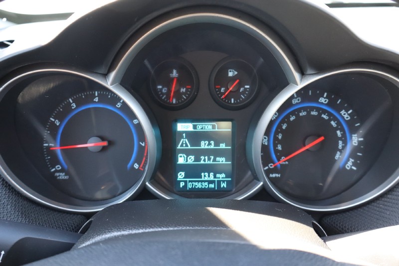 Chevrolet Cruze Limited Vehicle Full-screen Gallery Image 22