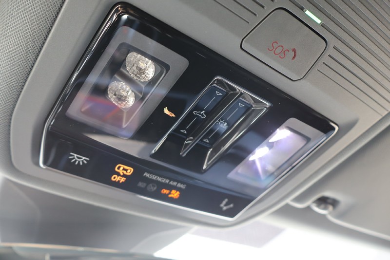Audi Q4 e-tron Vehicle Full-screen Gallery Image 27