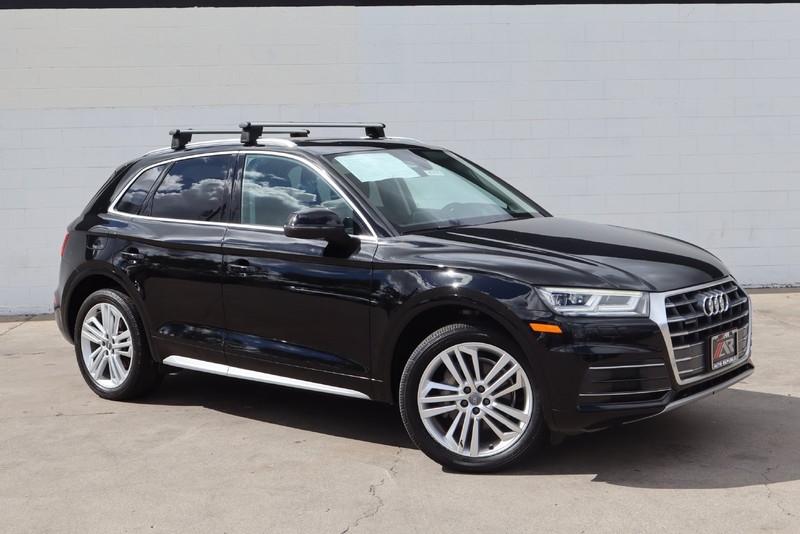 Audi Q5 Vehicle Full-screen Gallery Image 01