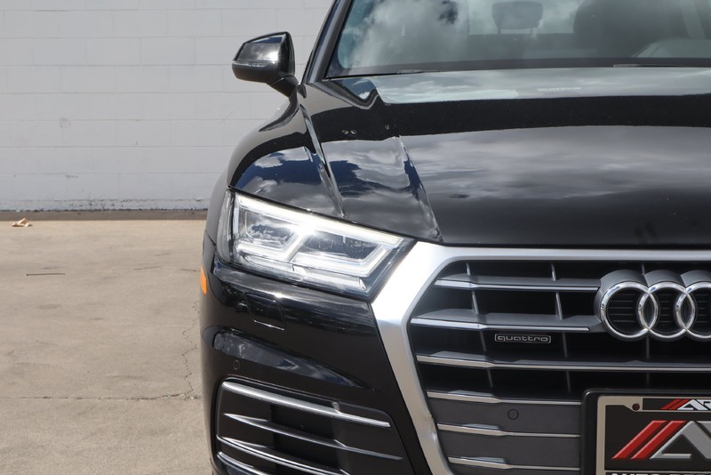 Audi Q5 Vehicle Full-screen Gallery Image 03