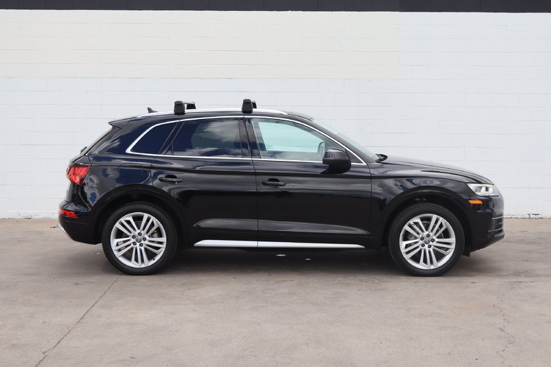 Audi Q5 Vehicle Full-screen Gallery Image 04
