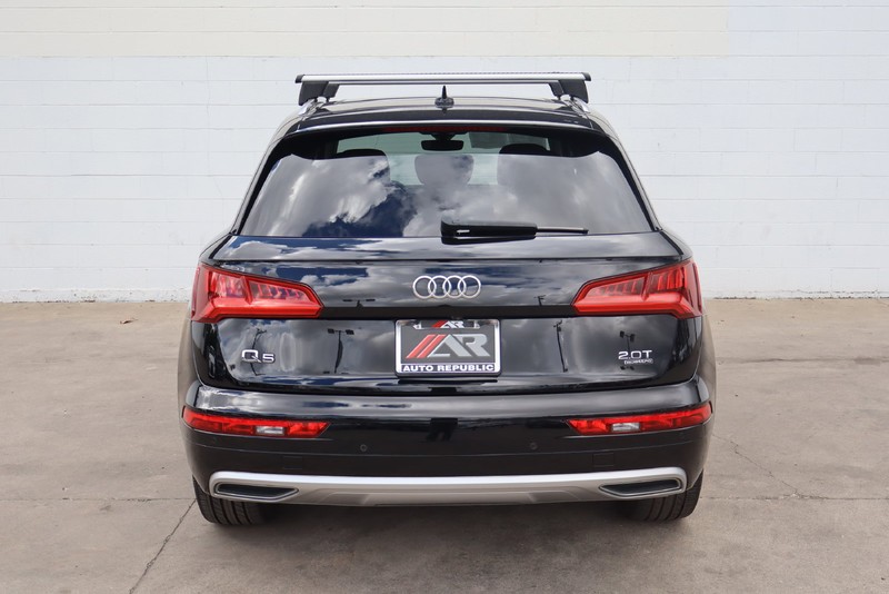 Audi Q5 Vehicle Full-screen Gallery Image 06