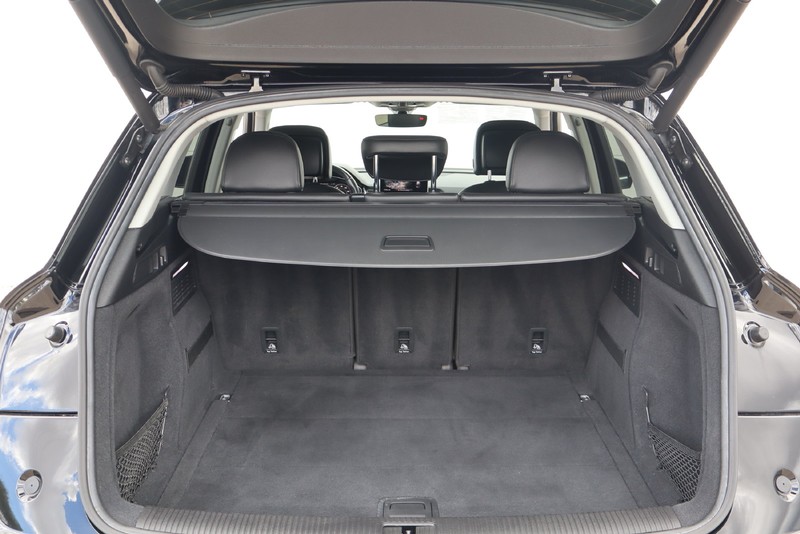 Audi Q5 Vehicle Full-screen Gallery Image 08