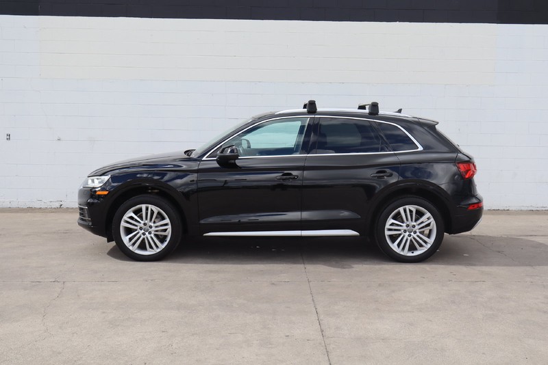 Audi Q5 Vehicle Full-screen Gallery Image 11