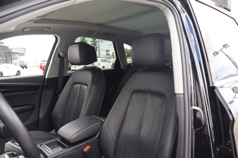 Audi Q5 Vehicle Full-screen Gallery Image 17