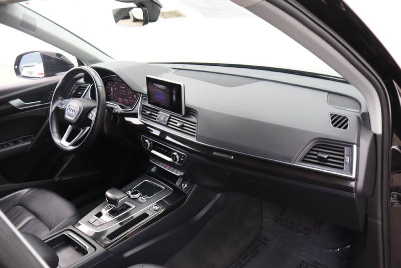 Audi Q5 Vehicle Full-screen Gallery Image 20