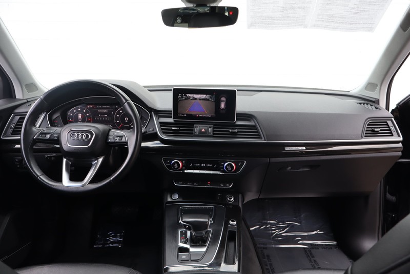 Audi Q5 Vehicle Full-screen Gallery Image 23