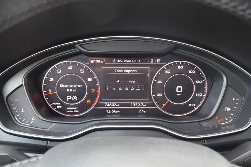 Audi Q5 Vehicle Full-screen Gallery Image 24