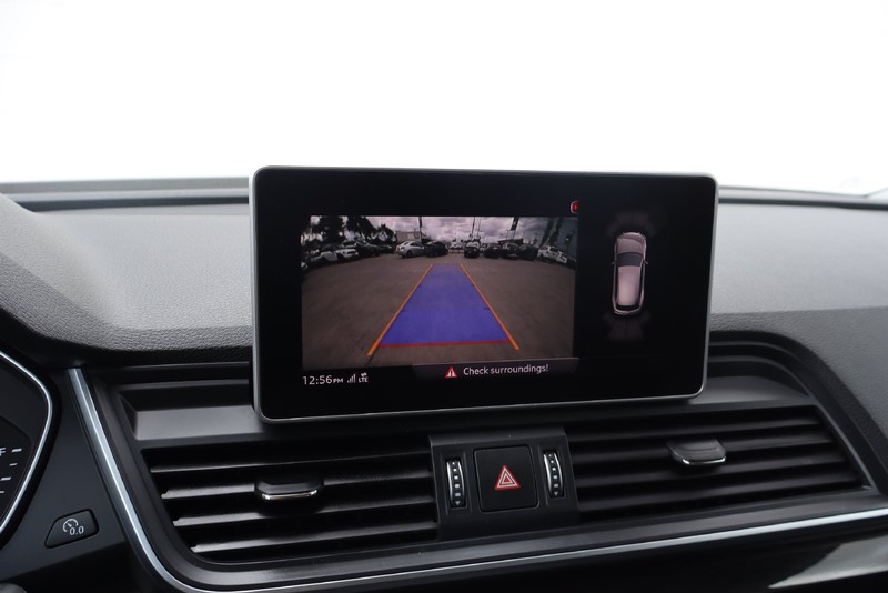 Audi Q5 Vehicle Full-screen Gallery Image 28