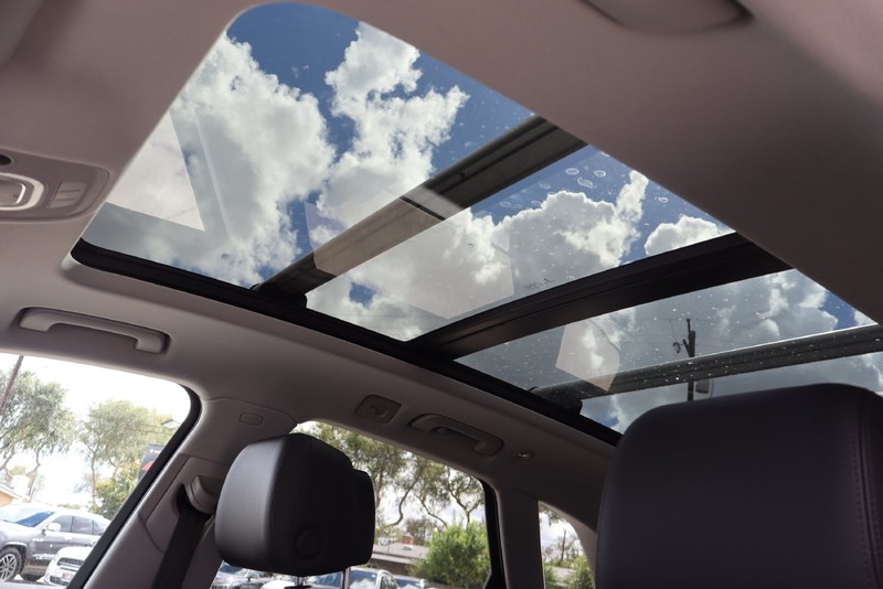Audi Q5 Vehicle Full-screen Gallery Image 31