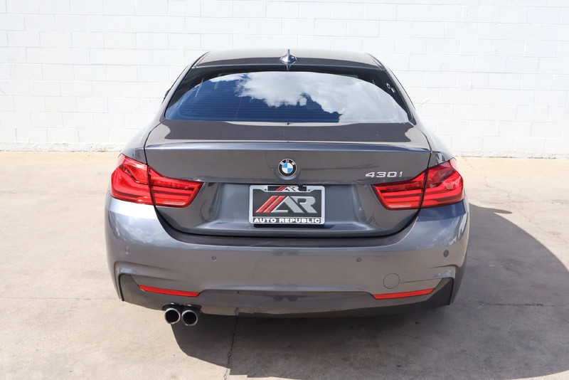 BMW 4 Series Vehicle Full-screen Gallery Image 06