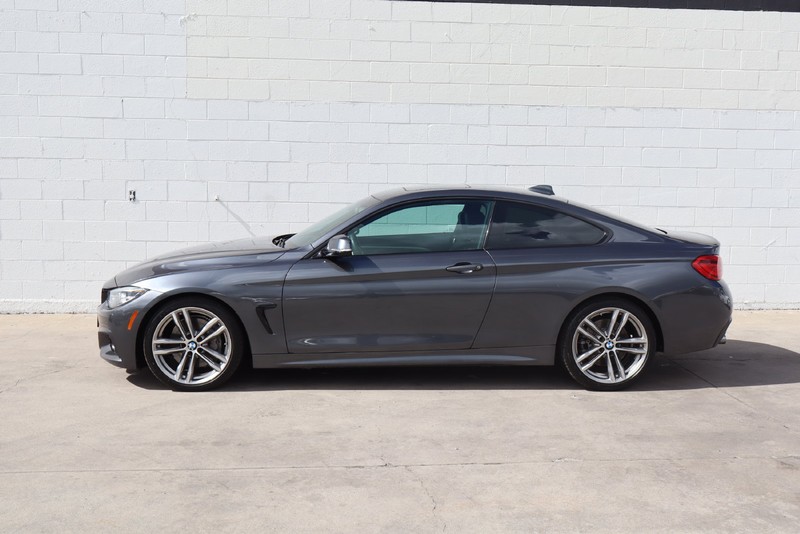 BMW 4 Series Vehicle Full-screen Gallery Image 10