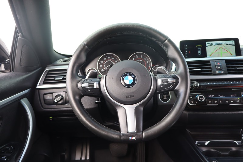 BMW 4 Series Vehicle Full-screen Gallery Image 24
