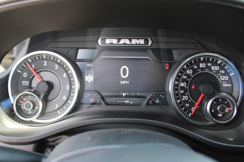 Ram 1500 Vehicle Image 14