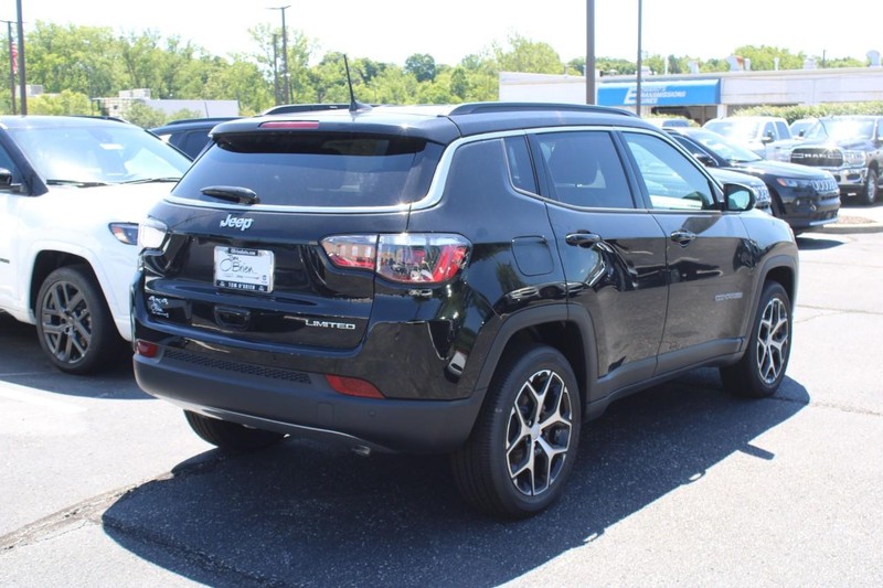 Jeep Compass Vehicle Image 03