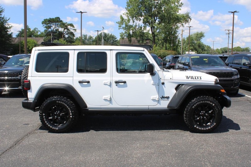 Jeep Wrangler Vehicle Image 02