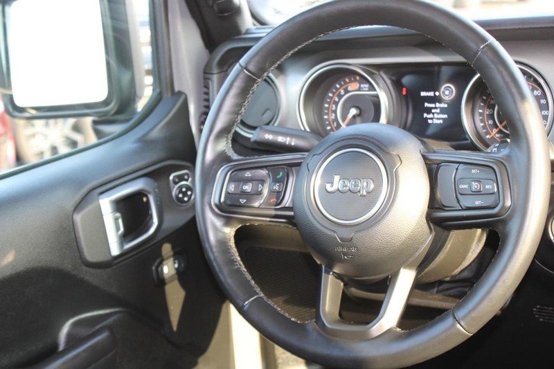 Jeep Wrangler Vehicle Image 12