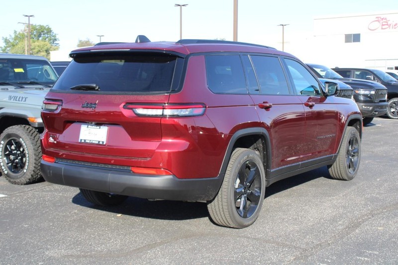 Jeep Grand Cherokee L Vehicle Image 03