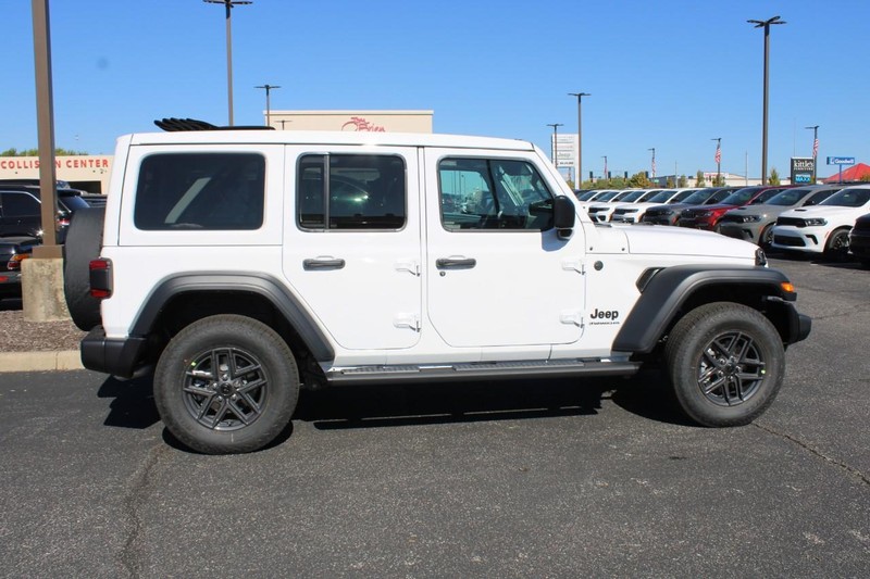 Jeep Wrangler Vehicle Image 02