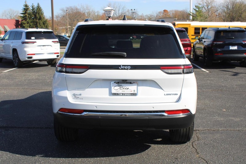 Jeep Grand Cherokee Vehicle Image 04