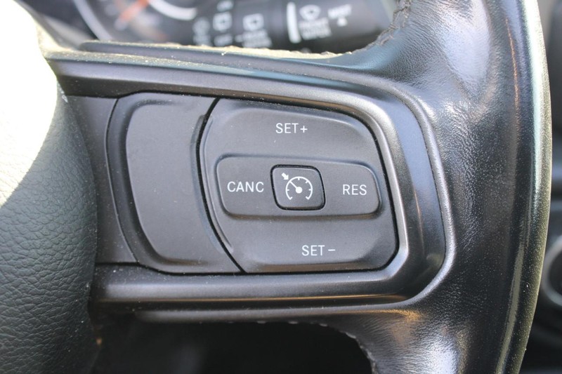 Jeep Wrangler Vehicle Image 15