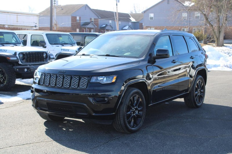 Jeep Grand Cherokee Vehicle Image 09