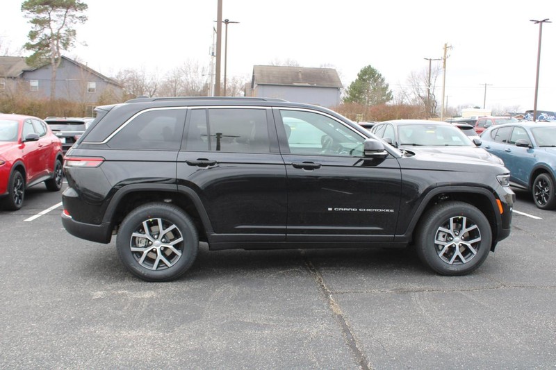 Jeep Grand Cherokee Vehicle Image 02