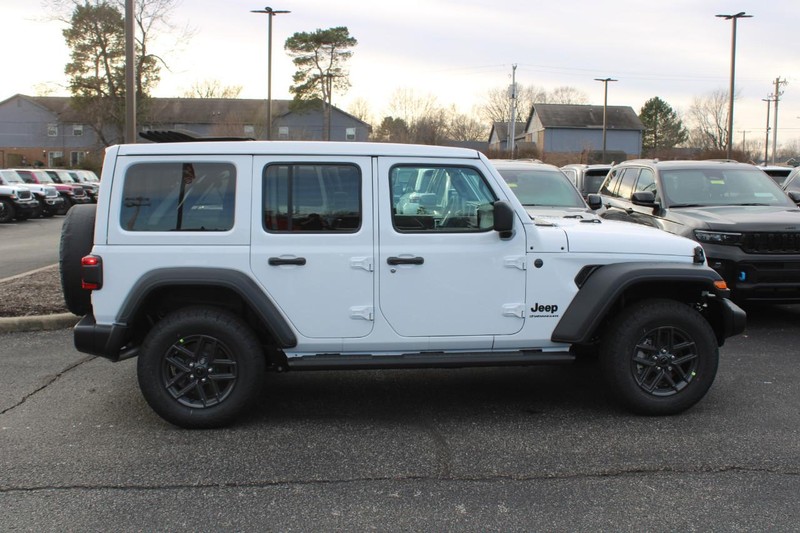 Jeep Wrangler Vehicle Image 02