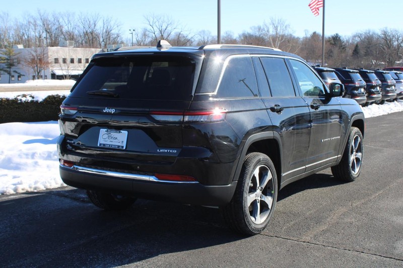 Jeep Grand Cherokee Vehicle Image 03