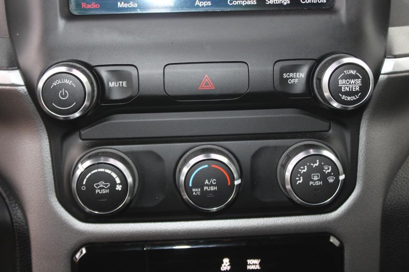 Ram 1500 Vehicle Image 18