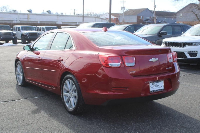 Chevrolet Malibu Vehicle Image 05