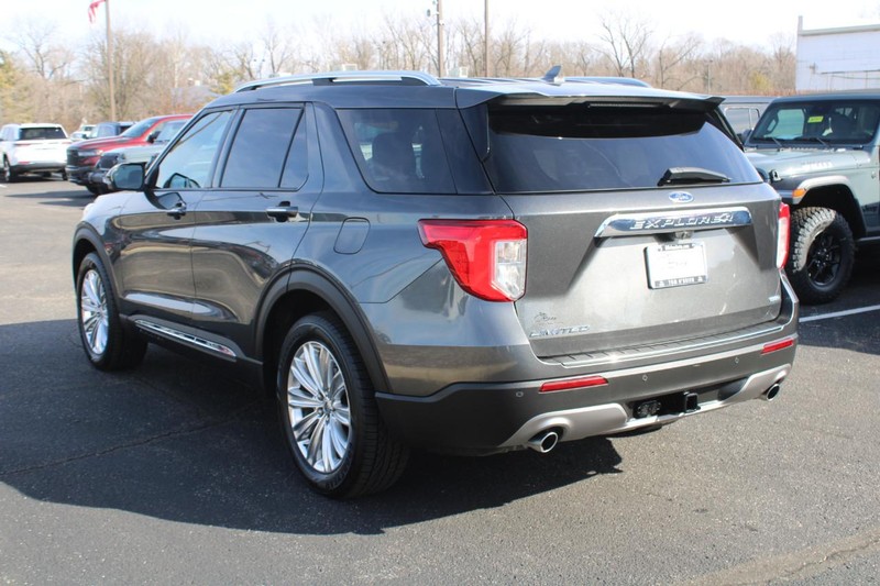 Ford Explorer Vehicle Image 05