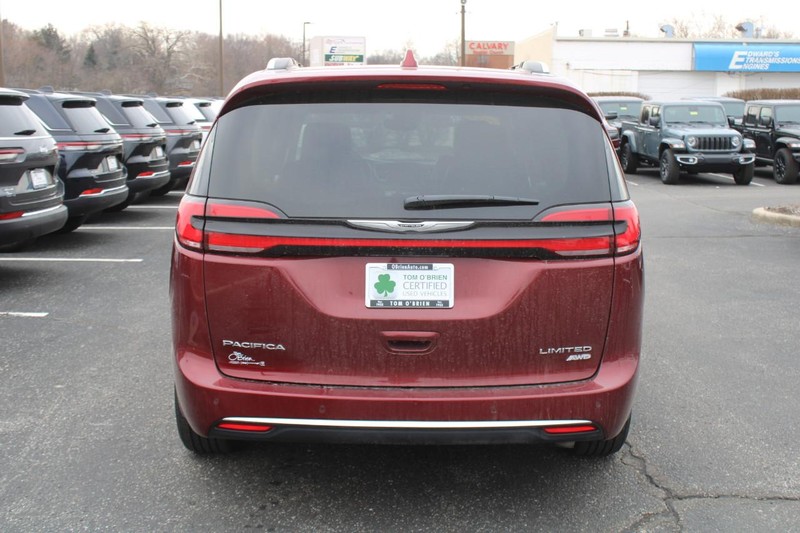 Chrysler Pacifica Vehicle Image 04