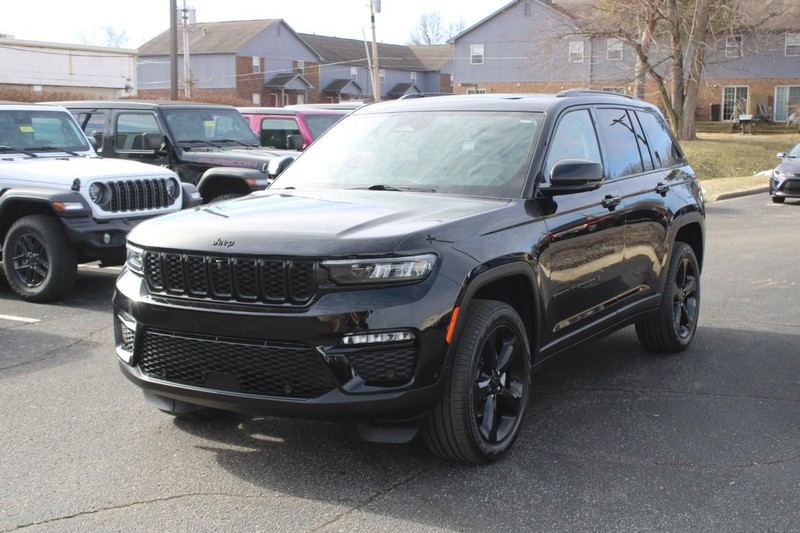 Jeep Grand Cherokee Vehicle Image 09