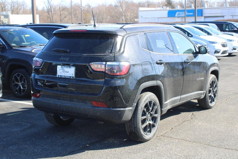 Jeep Compass Vehicle Image 03