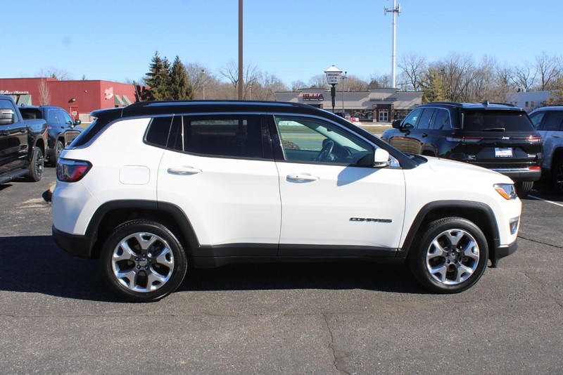 Jeep Compass Vehicle Image 02