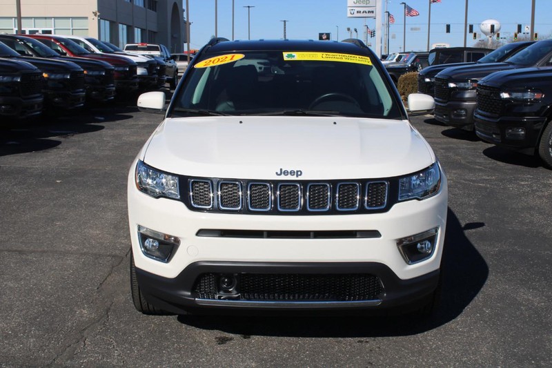 Jeep Compass Vehicle Image 09