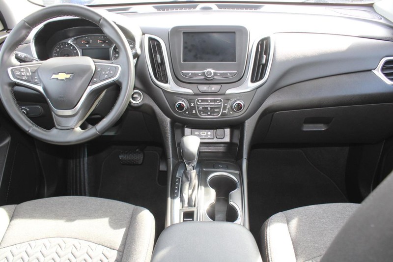 Chevrolet Equinox Vehicle Image 12