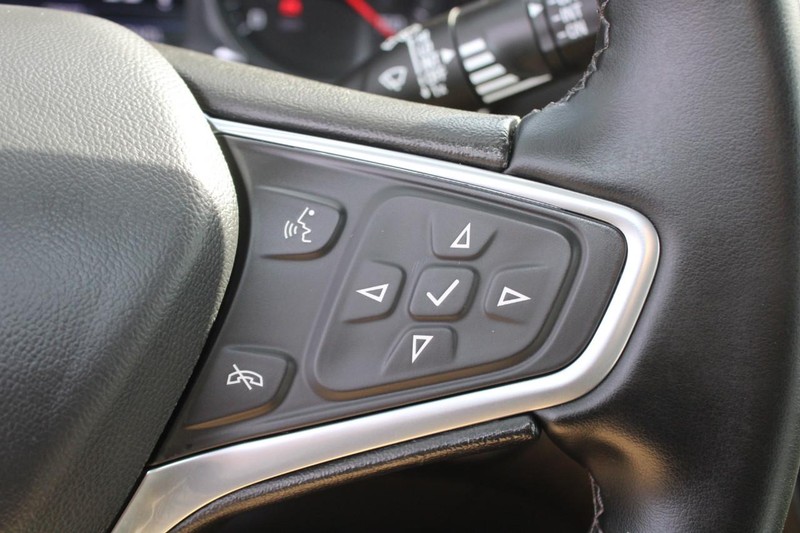 Chevrolet Equinox Vehicle Image 15