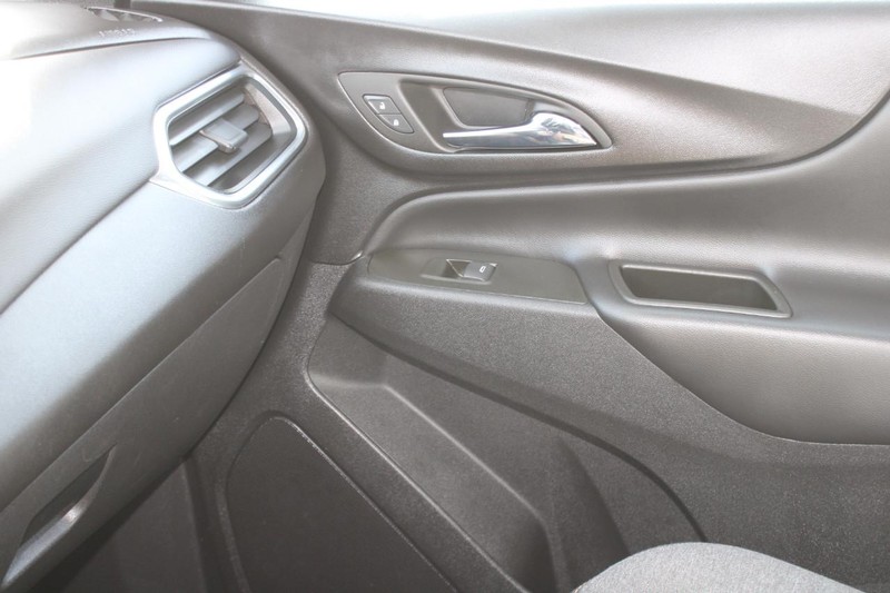 Chevrolet Equinox Vehicle Image 22