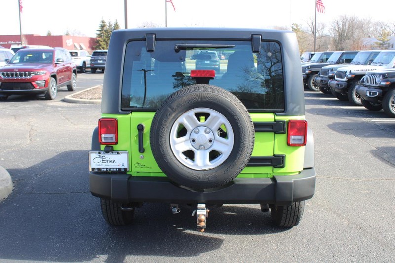 Jeep Wrangler Vehicle Image 04