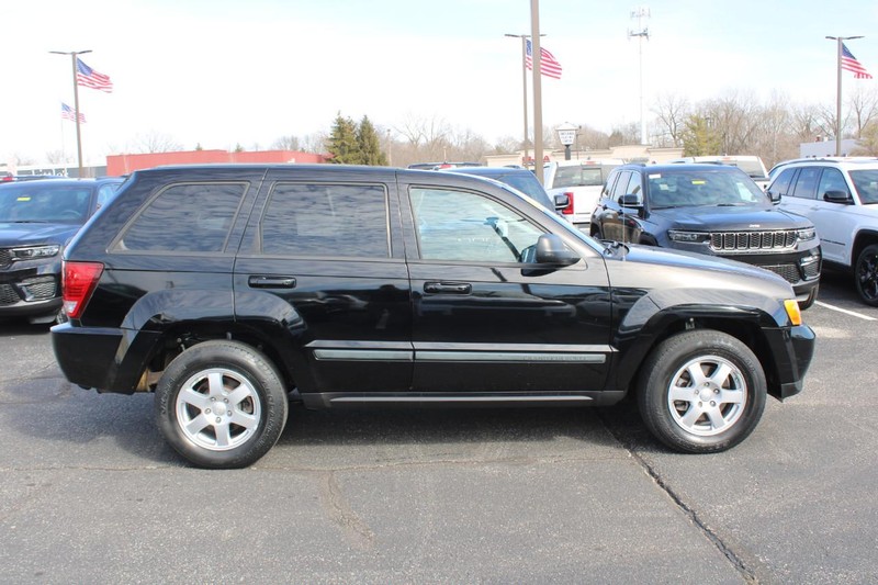 Jeep Grand Cherokee Vehicle Image 02