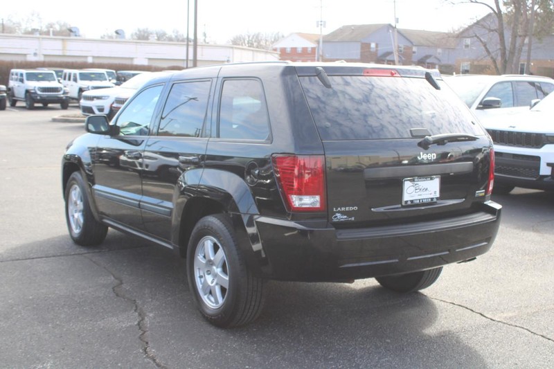 Jeep Grand Cherokee Vehicle Image 05