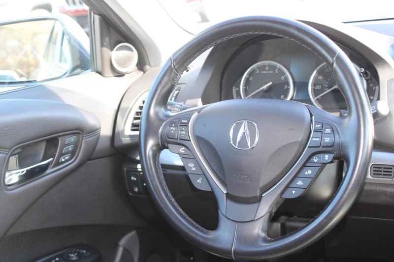 Acura RDX Vehicle Image 14