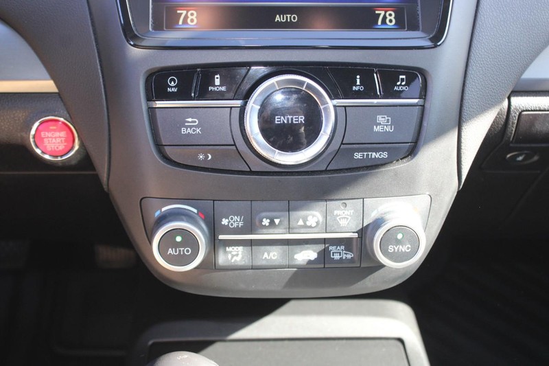 Acura RDX Vehicle Image 21