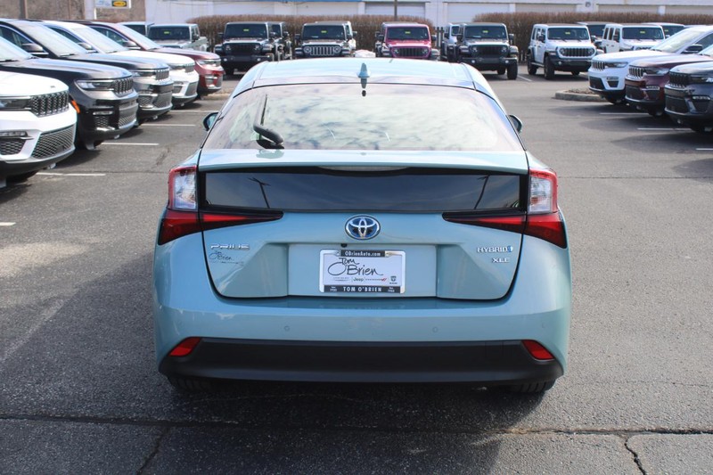 Toyota Prius Vehicle Image 04